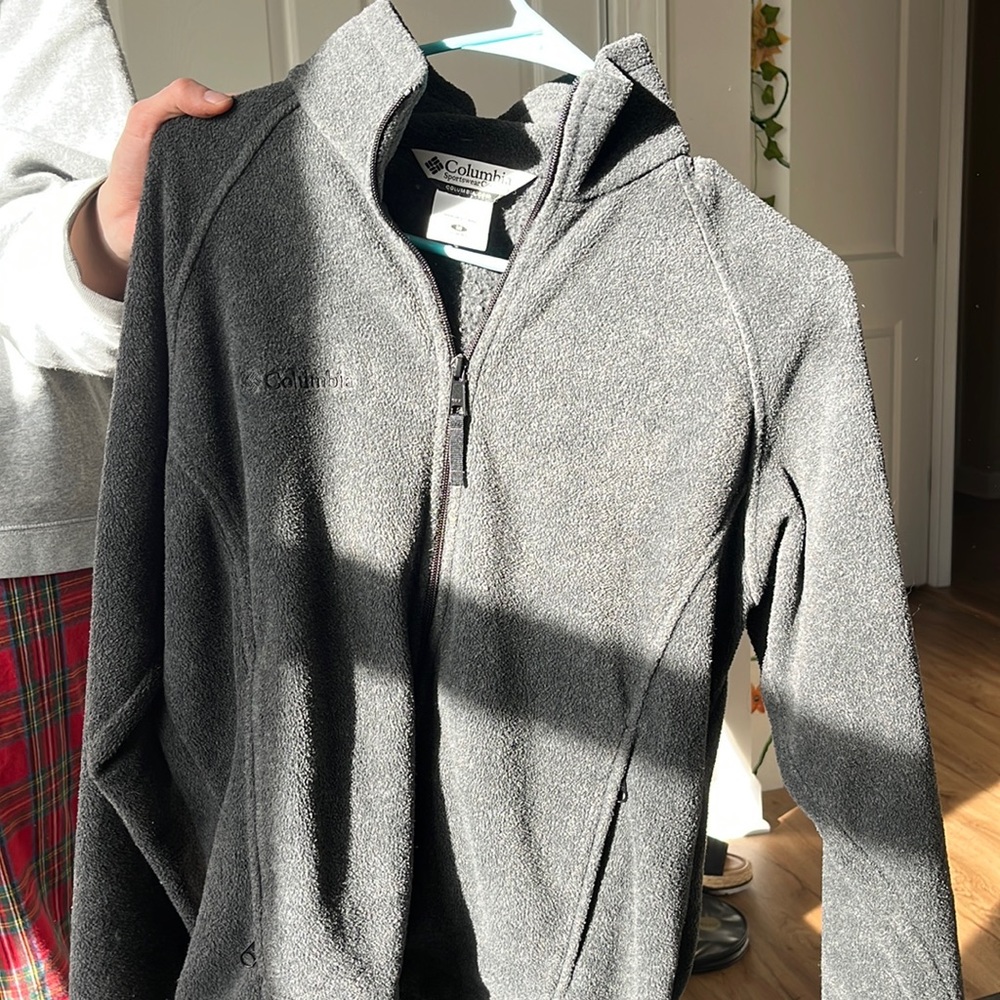 Columbia women’s jacket medium made in Vietnam. Gray